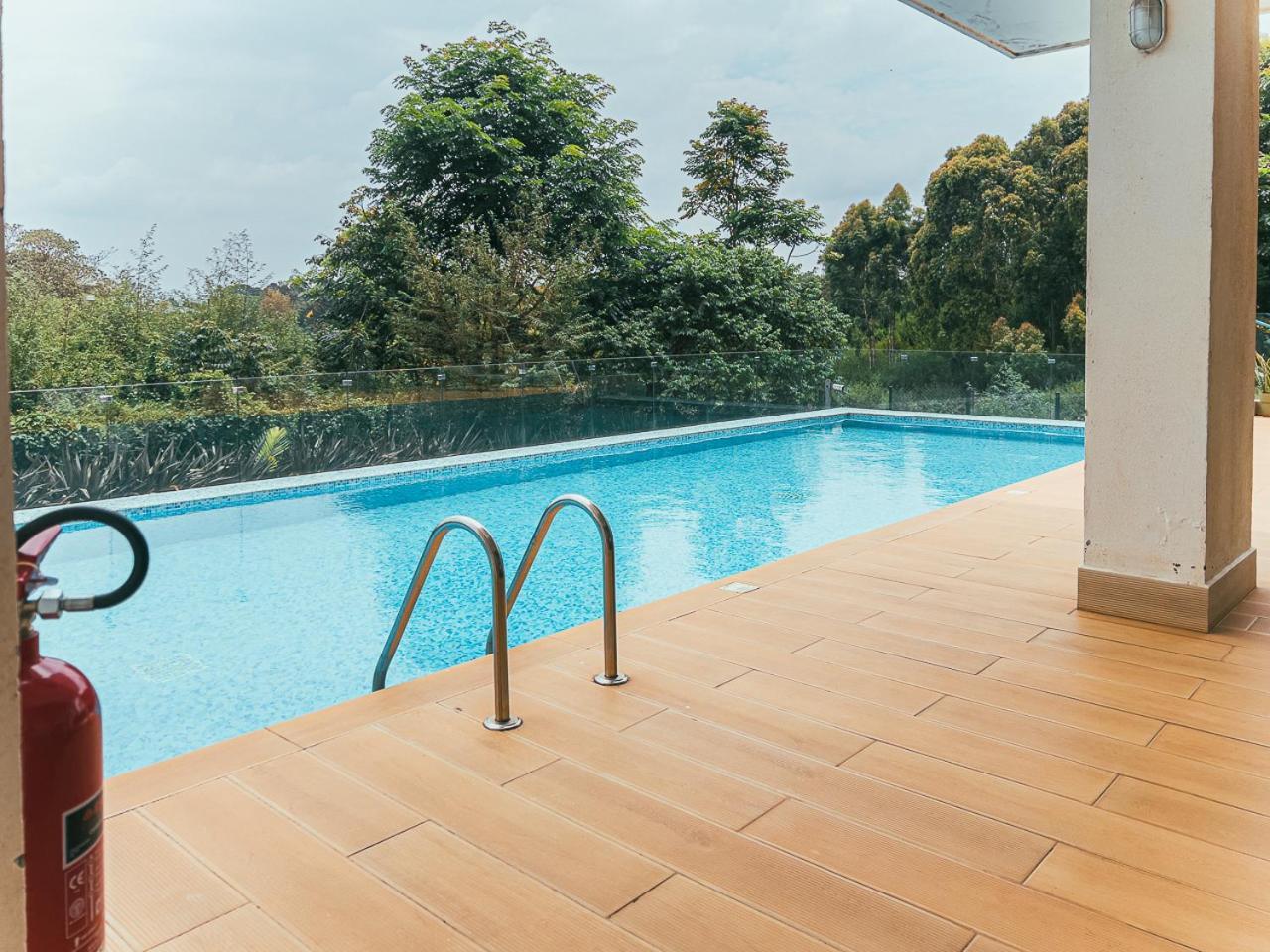 Envoy's Luxe Sanctuary With Full Power Backup Apartment