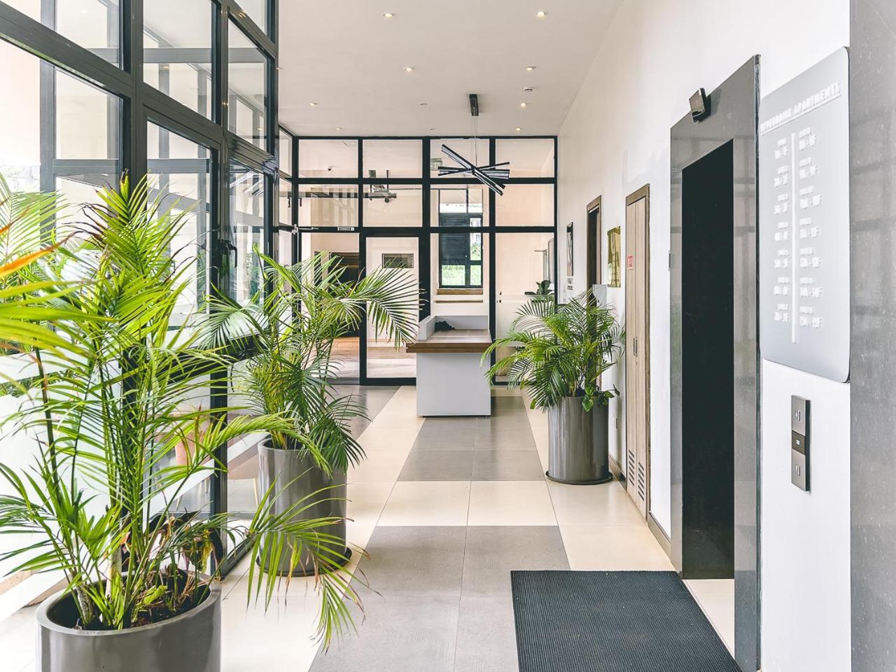 Apartment Envoy's Luxe Sanctuary With Full Power Backup *