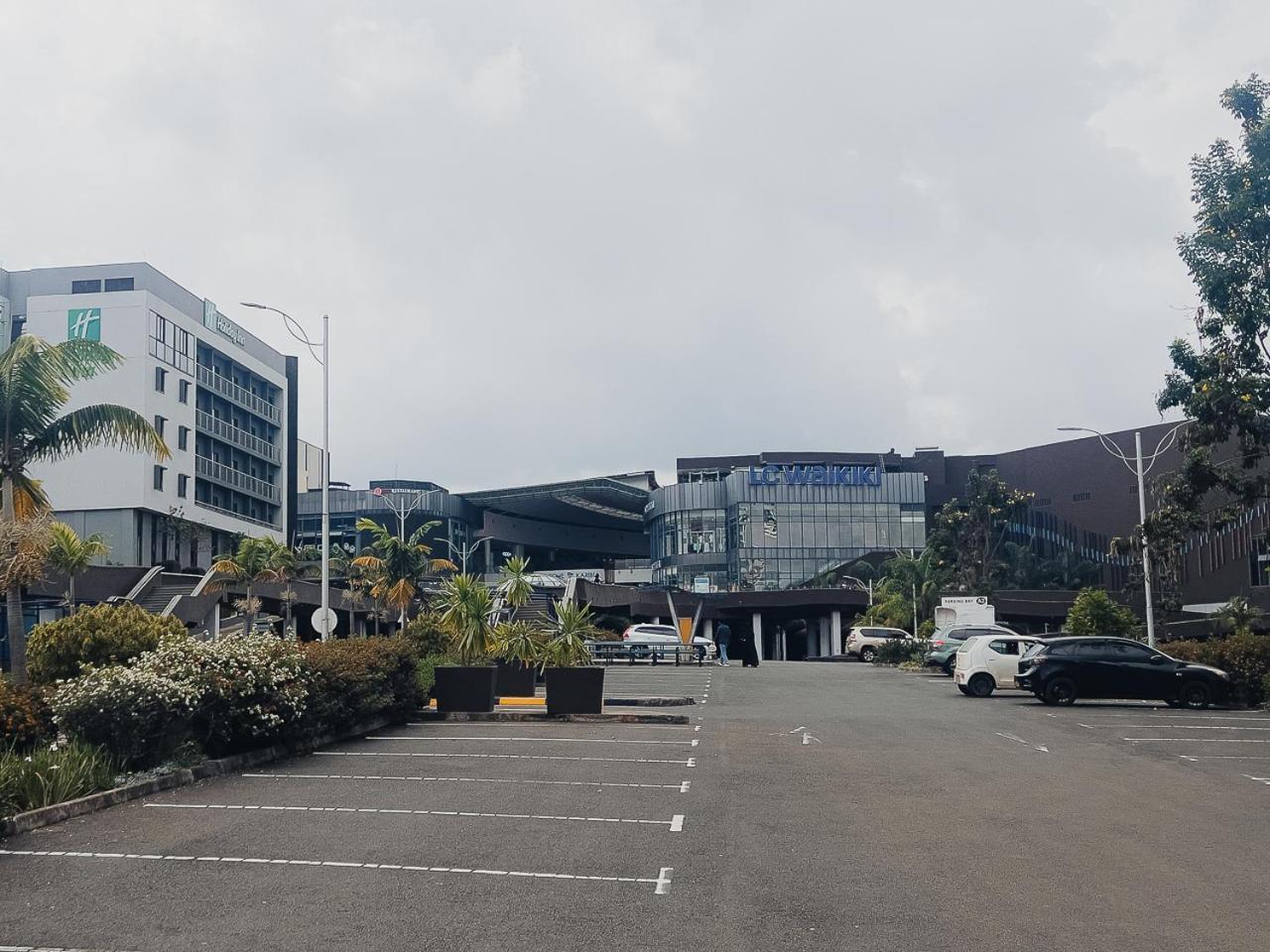 Envoy's Luxe Sanctuary With Full Power Backup Nairobi