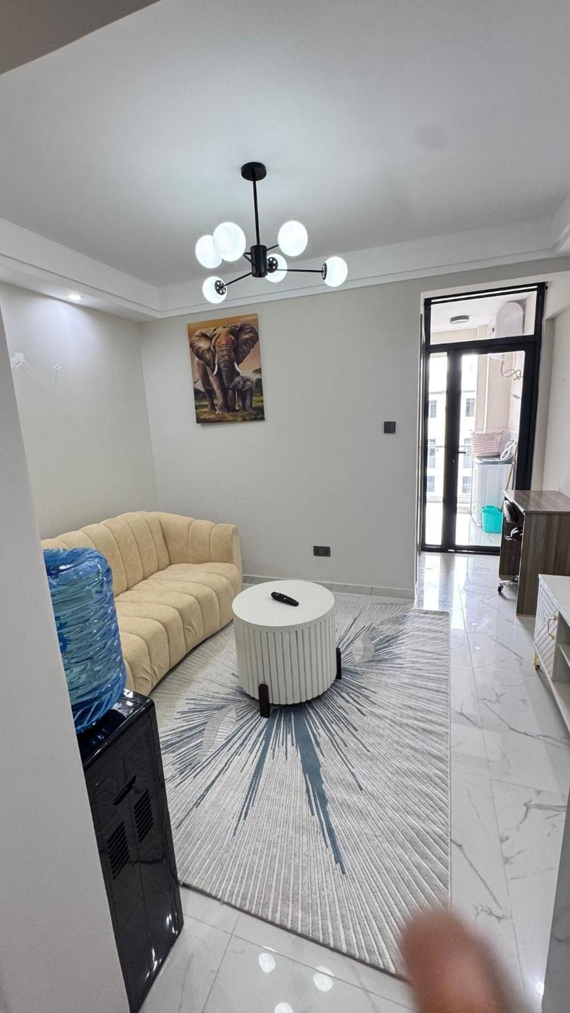 Apartment Modern Luxury 1br In Kilimani Wifi,netflix,free Packing Nairobi