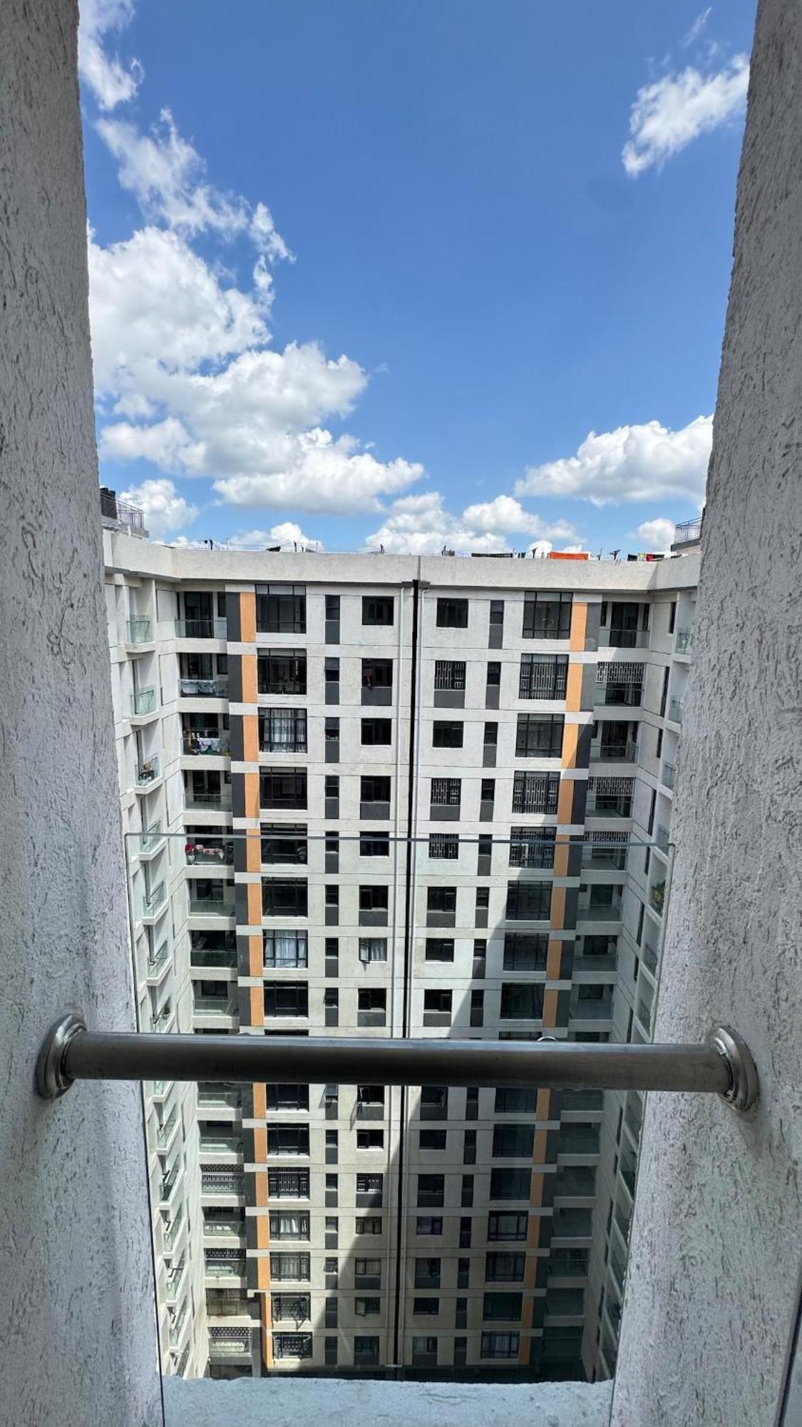 Modern Luxury 1br In Kilimani Wifi,netflix,free Packing Apartment *