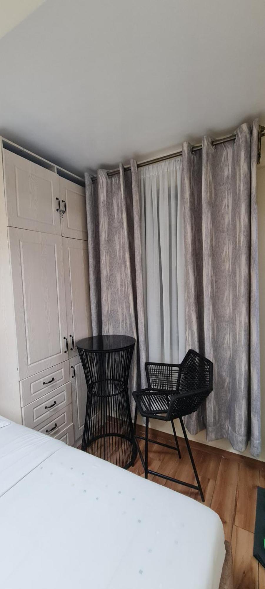 Studios-Ndemi Garden Apartment *