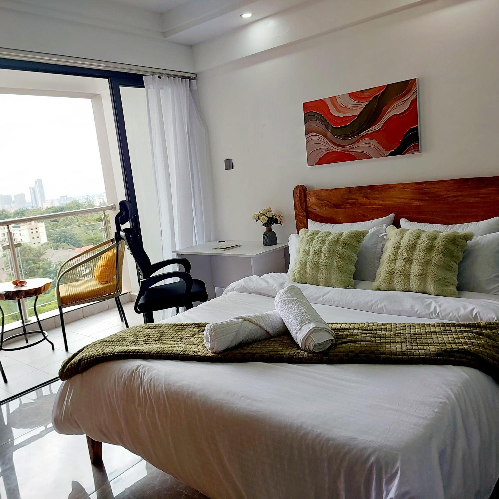 Serene Views & Balcony Kileleshwa *