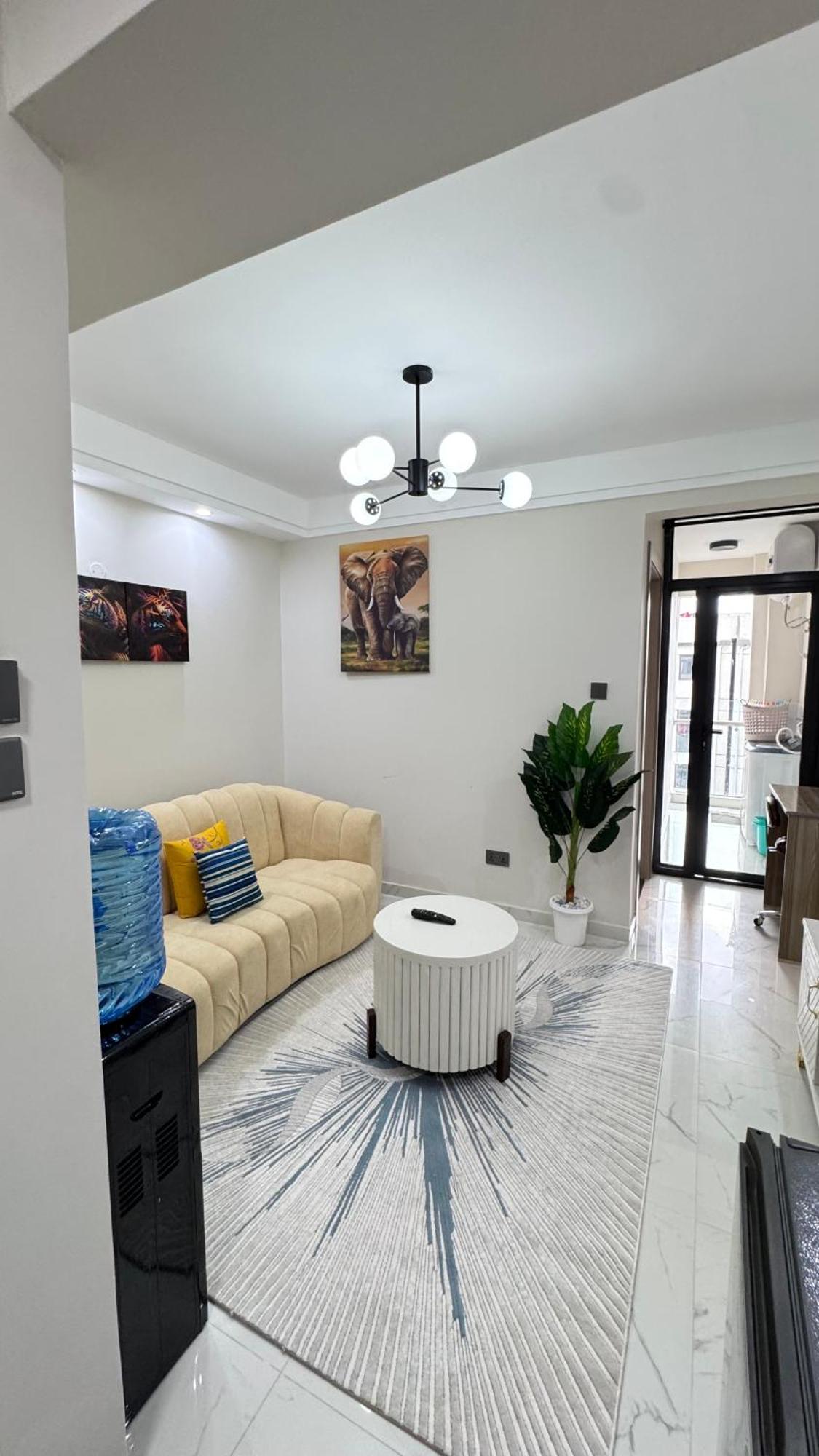 Modern Luxury 1br In Kilimani Wifi,netflix,free Packing Apartment