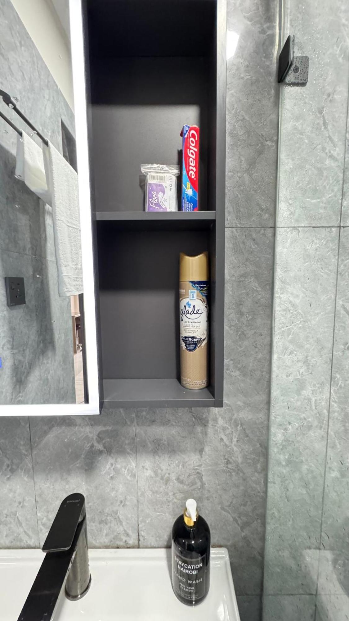 Apartment Modern Luxury 1br In Kilimani Wifi,netflix,free Packing *