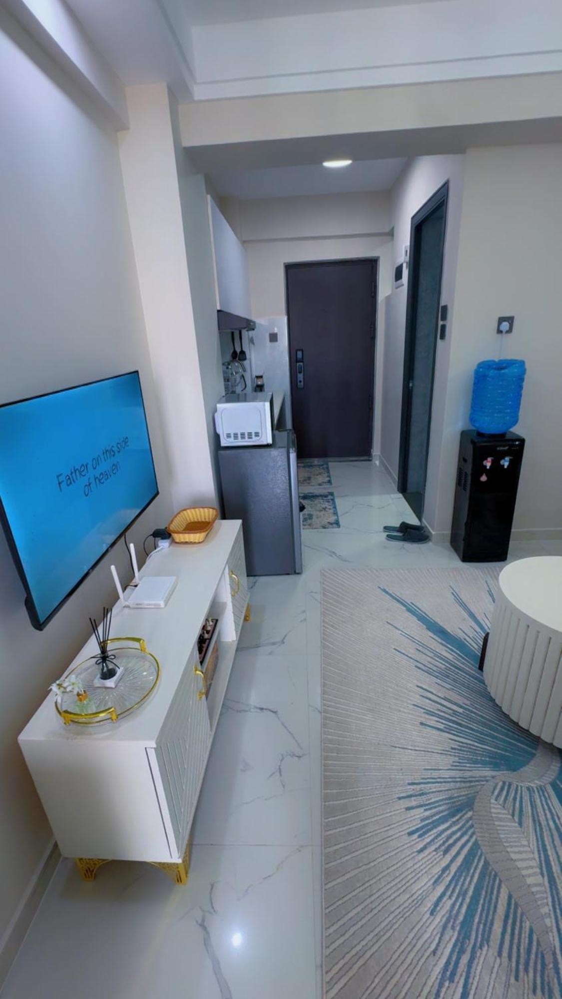 Modern Luxury 1br In Kilimani Wifi,netflix,free Packing Apartment