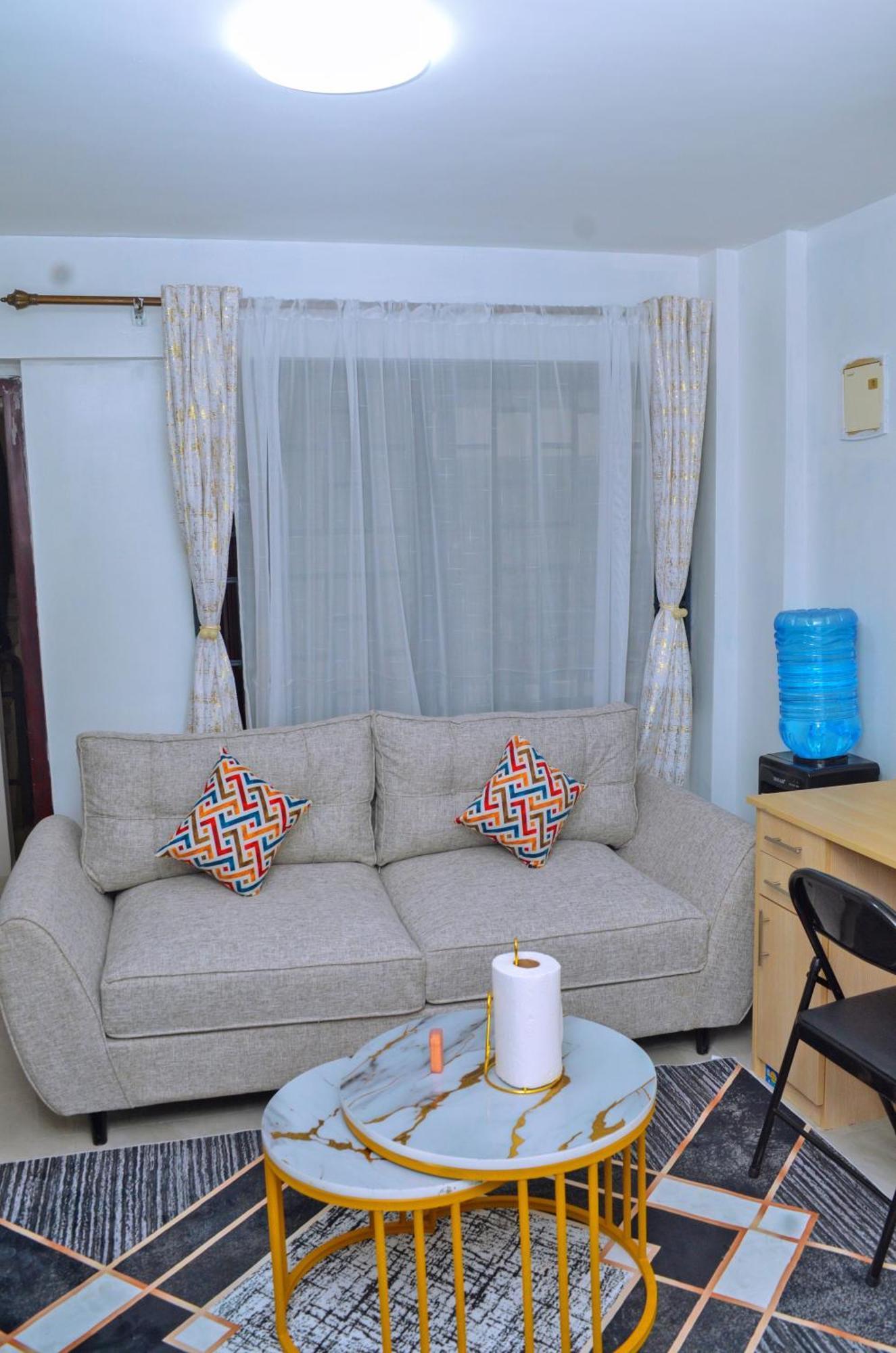 Cozy * Nairobi