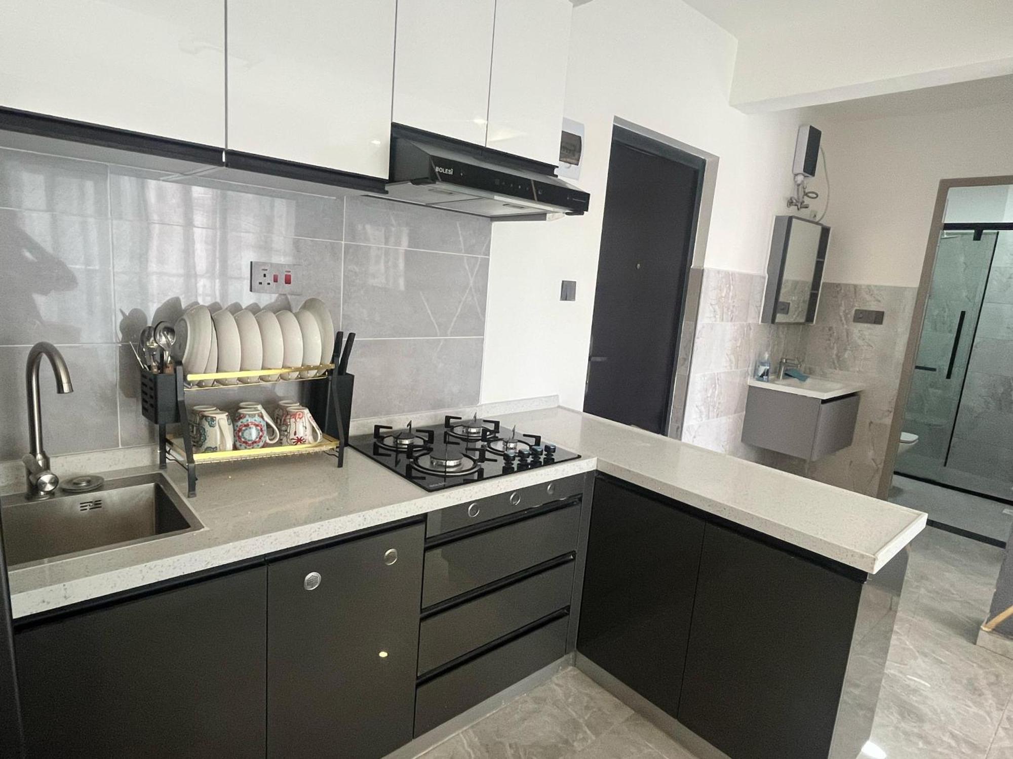 New Furnished 1 Bedroom