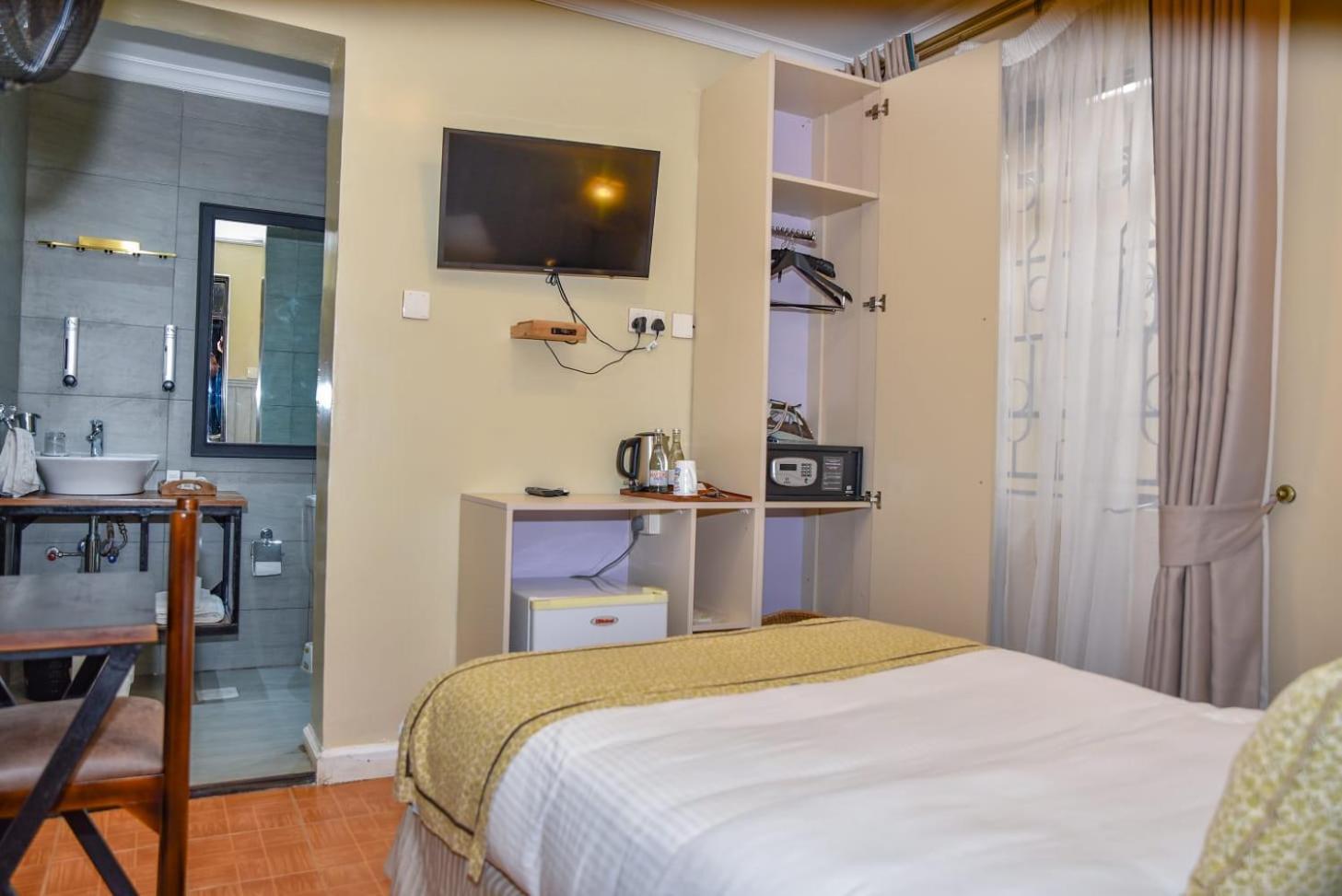 Cozy Stead Hotel *