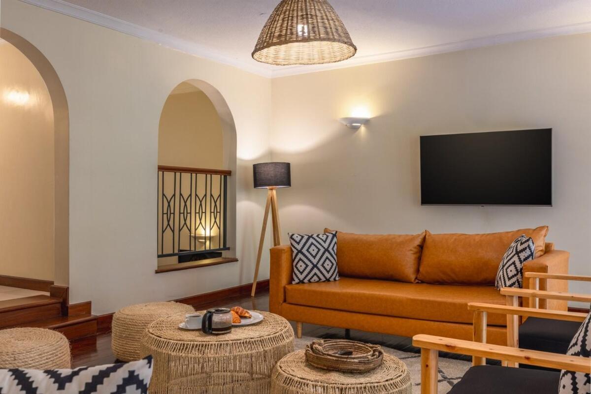 Apartment Riverside Park Tropical Oasis By Yourhost, *