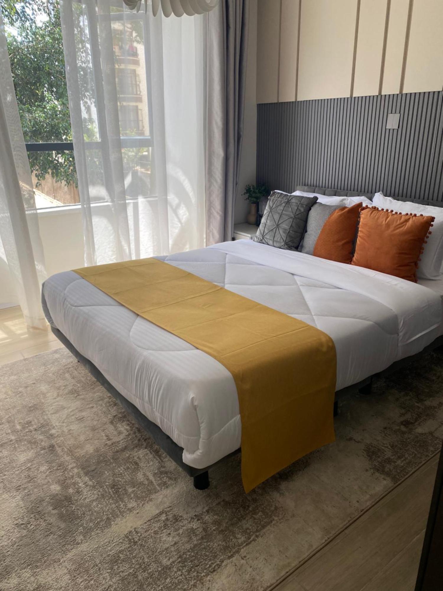 Smart Castles Leo Apartment