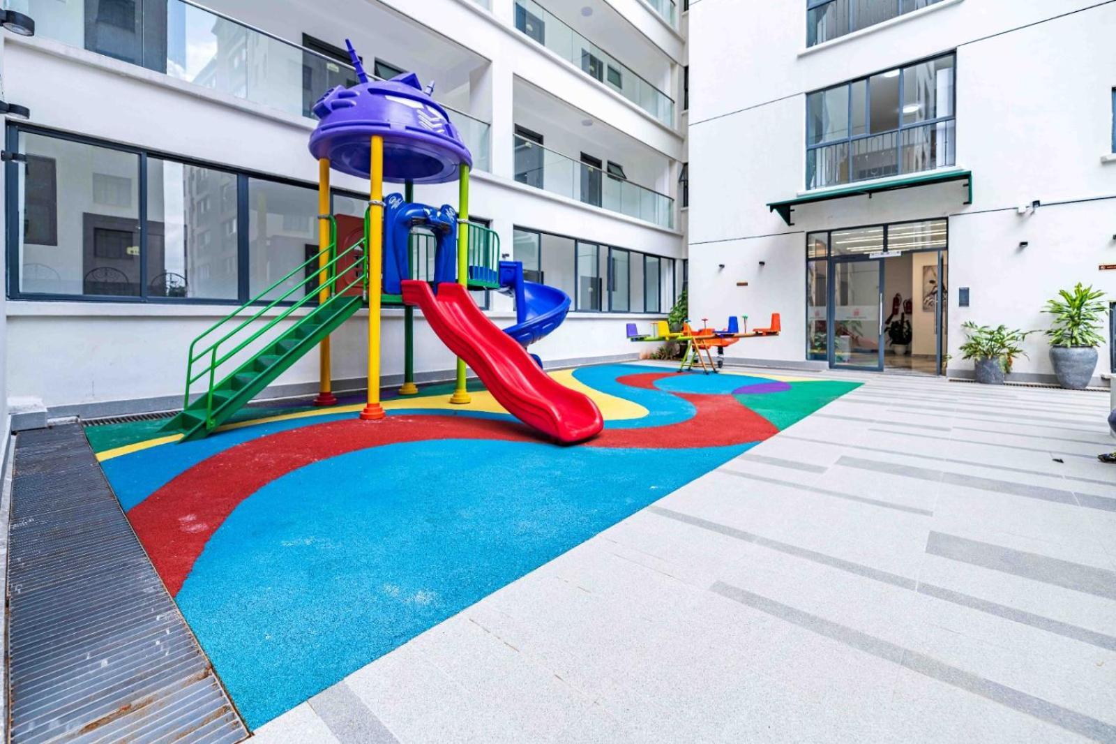 Executive In Kilimani With Breathtaking Views Child Playground Swimming Pool And Ample Parking Apartment *