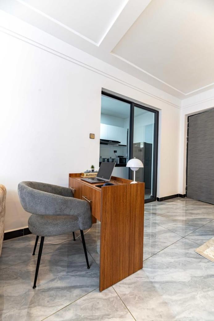 Spacious Executive Three Bedroom With Breathtaking Views Swimming Pool Well Equipped Gym Children Playground And Ample Parking Space Apartment