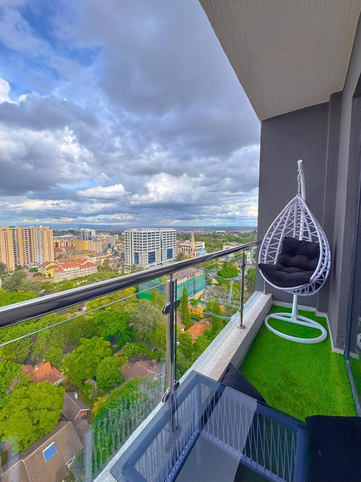 Cozy 1br Getaway, Gym, Pool & Convenience Apartment Nairobi