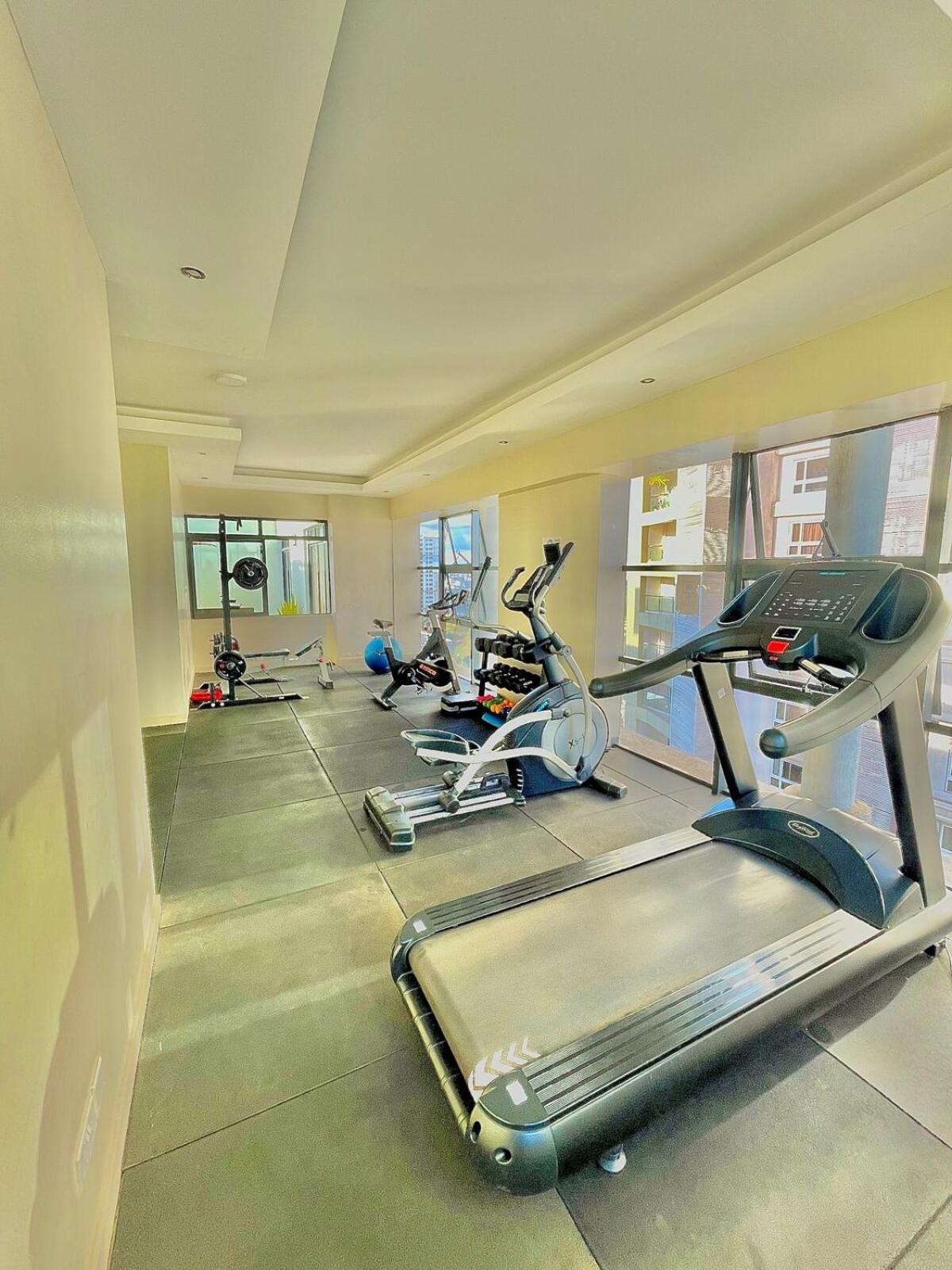 Stylish 1 Bedroom With Rooftop Pool&gym -near It Apartment Nairobi