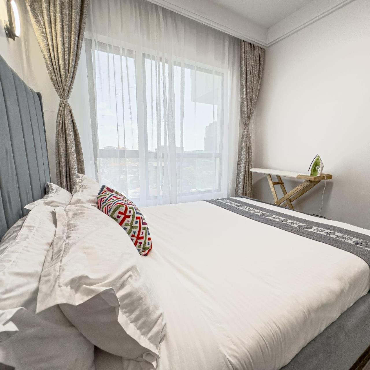 Smart Elegant Three Bedroom With Swimming Pool Fully Equipped Gym Children Playground And Great Breathtaking Views Apartment Nairobi
