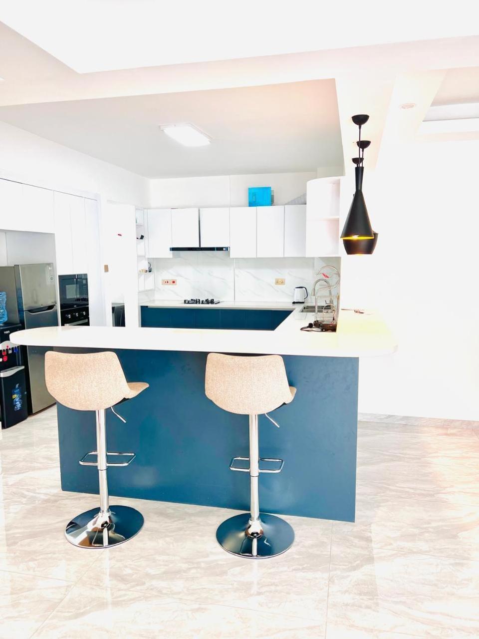 The Comfort Executive Loft Four Bedroom With Amazing Breathtaking Views , Swimming Pool, Gym ,private Ample Parking Space With Designated Child Playground Area Apartment *