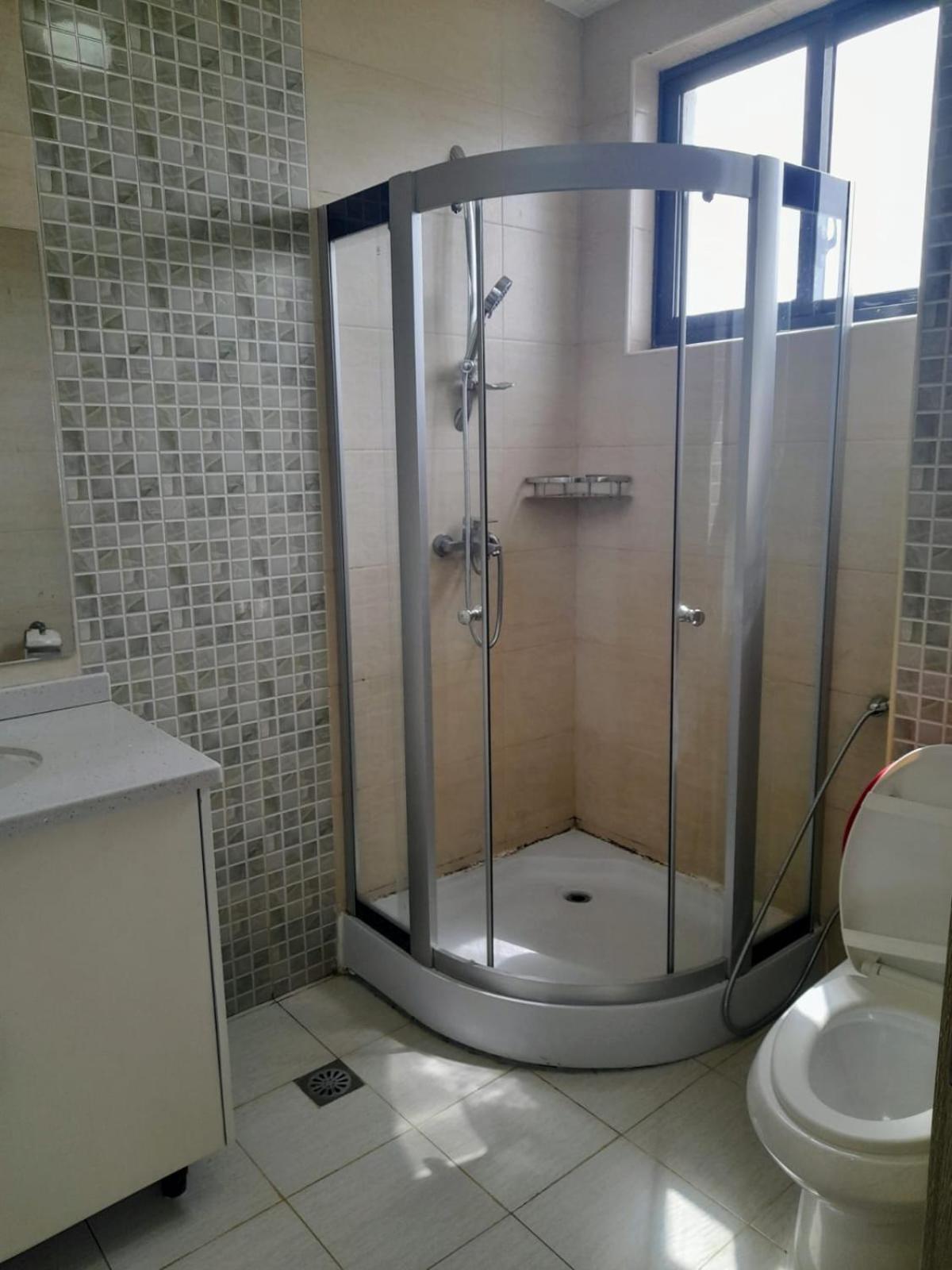 Elegant Luxurious Three Bedroom With Swimming Pool Well Equipped Gym Ample Parking Space And Children Playing Ground And A Relaxing Rooftop With And Amazing Scenic Views * Nairobi