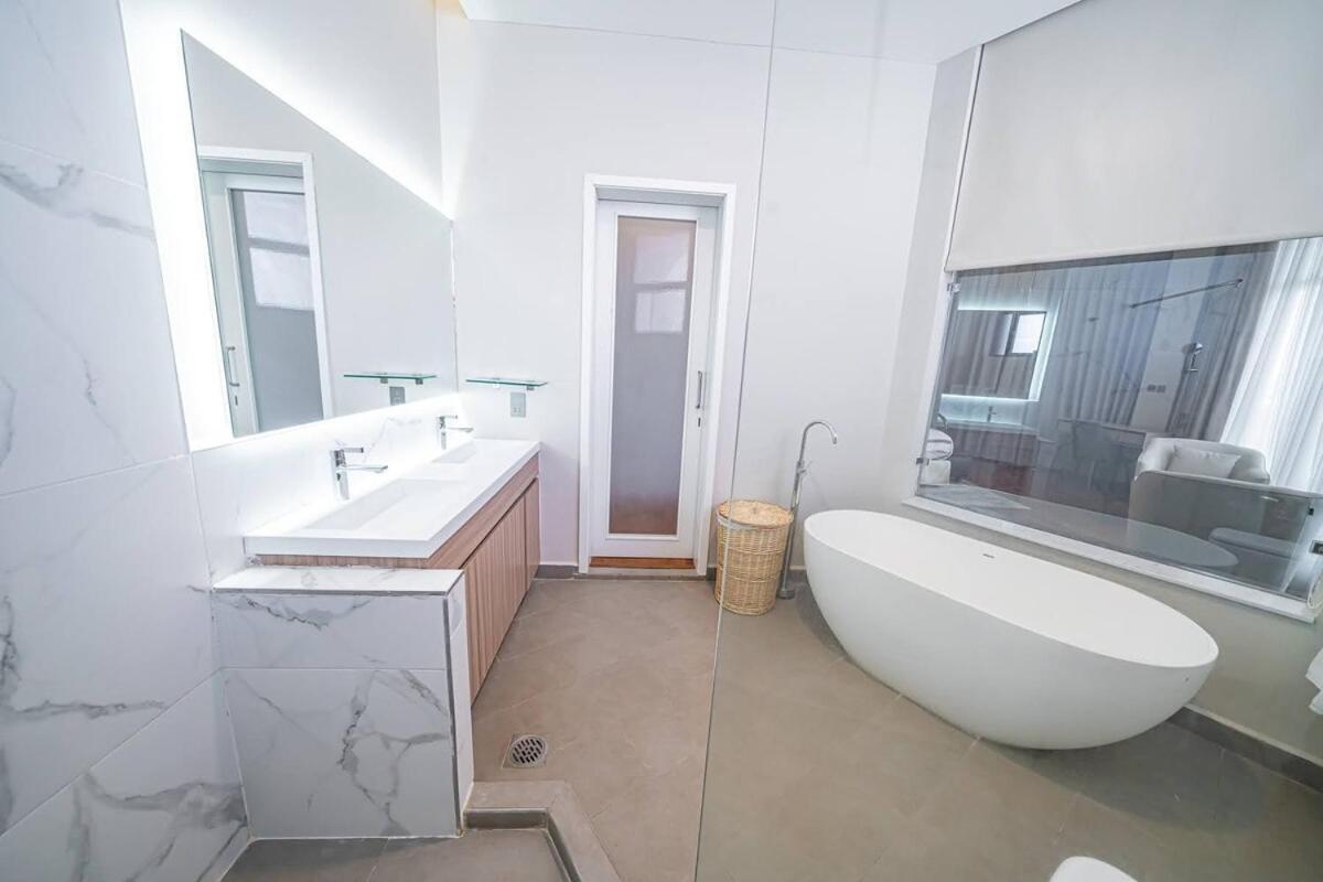 The Curve By The Park Penthouse