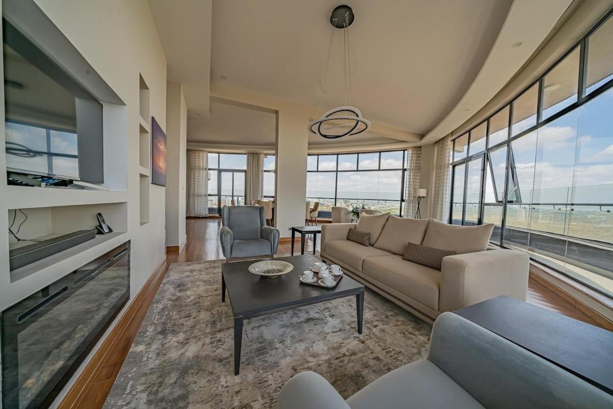 The Curve By The Park Penthouse *