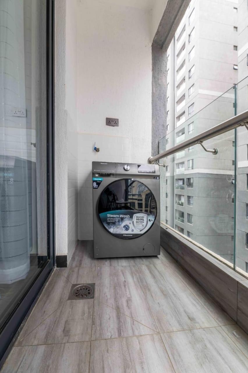 Apartment Elegant Classy With Amazing Views, Swimming Pool ,ample Parking Space, Gym And Rooftop Chill Spot