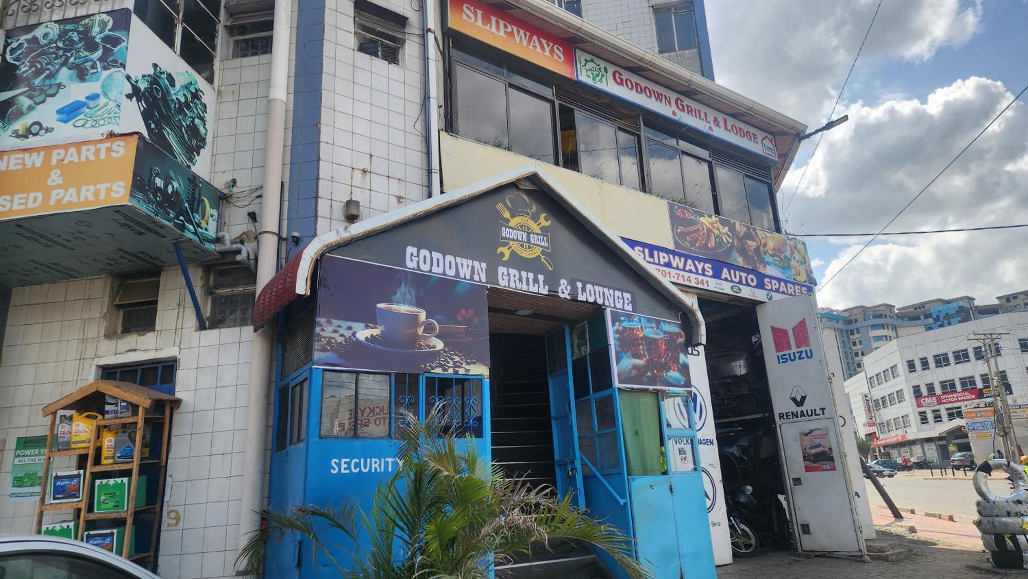 Hotel Godown Grill & Lounge *