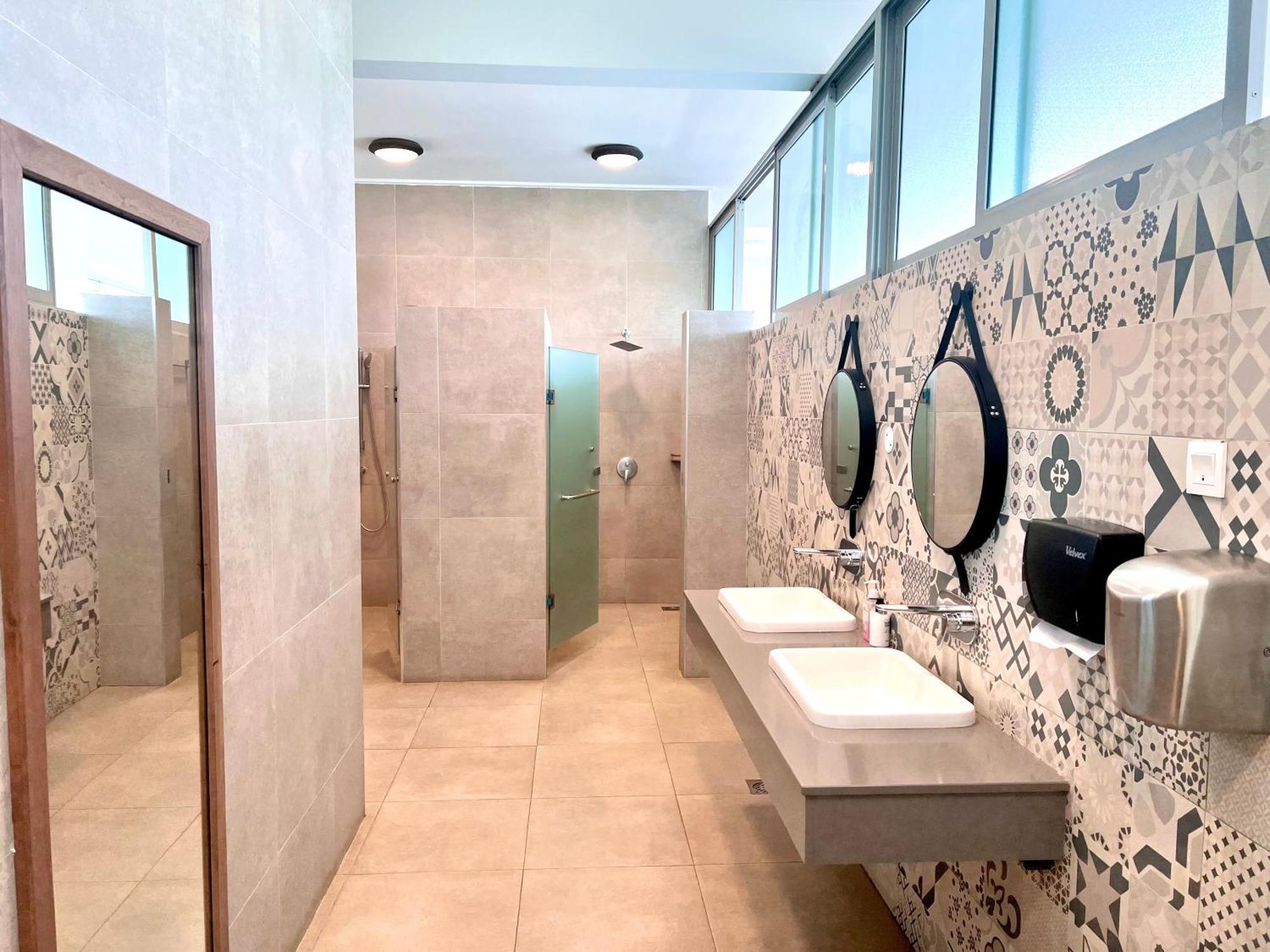 Aparthotel Lovely 2-bedroom Serviced With Pool And Wi-fi At Skynest *