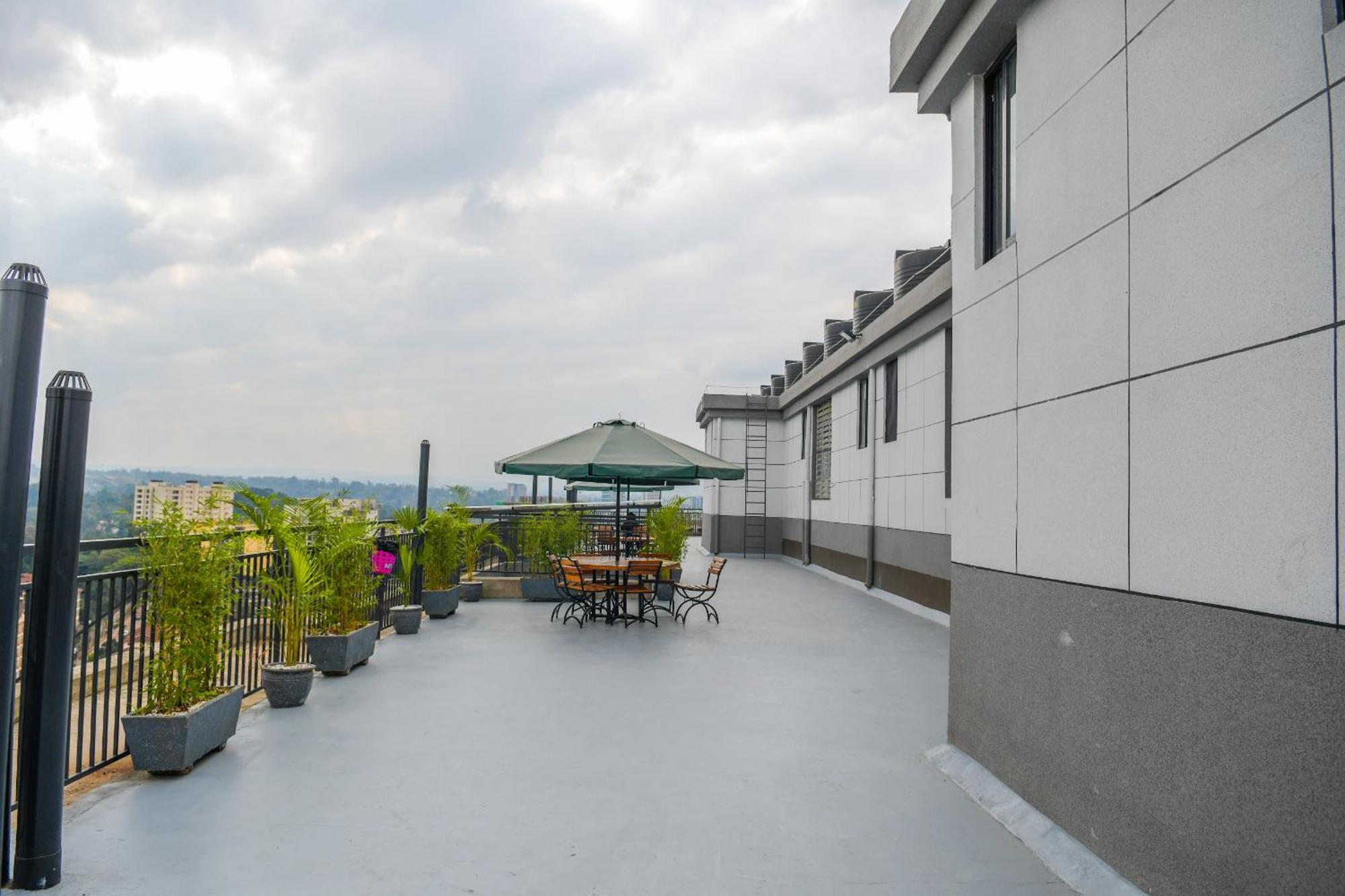 Luxurious Fully Furnished Three Bedroom With Dsq ,gym, Children Play Area, Rooftop Football Pitch, Coffee House, Restaurant, Garden In Kileleshwa Apartment