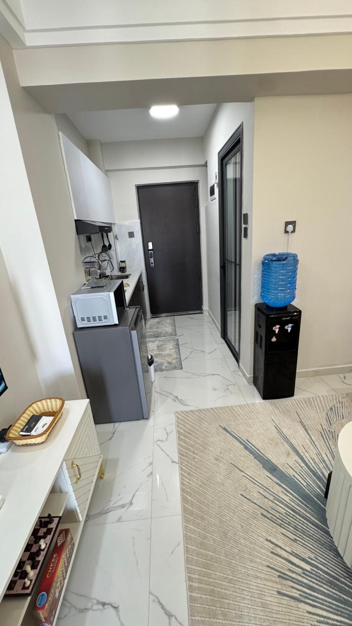 Modern Luxury 1br In Kilimani Wifi,netflix,free Packing Apartment