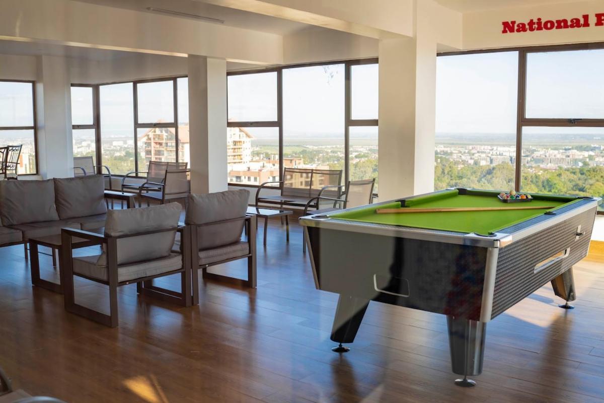 Apartment Stylish Getaway 2br Pooltable Nairobi