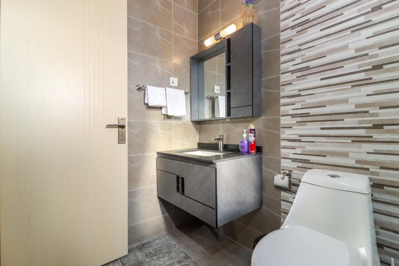 Serenity With Private Parking Space ,modern Equipped Gym, Swimming Pool And A Relaxing Rooftop With Unbeatable Views Apartment Nairobi