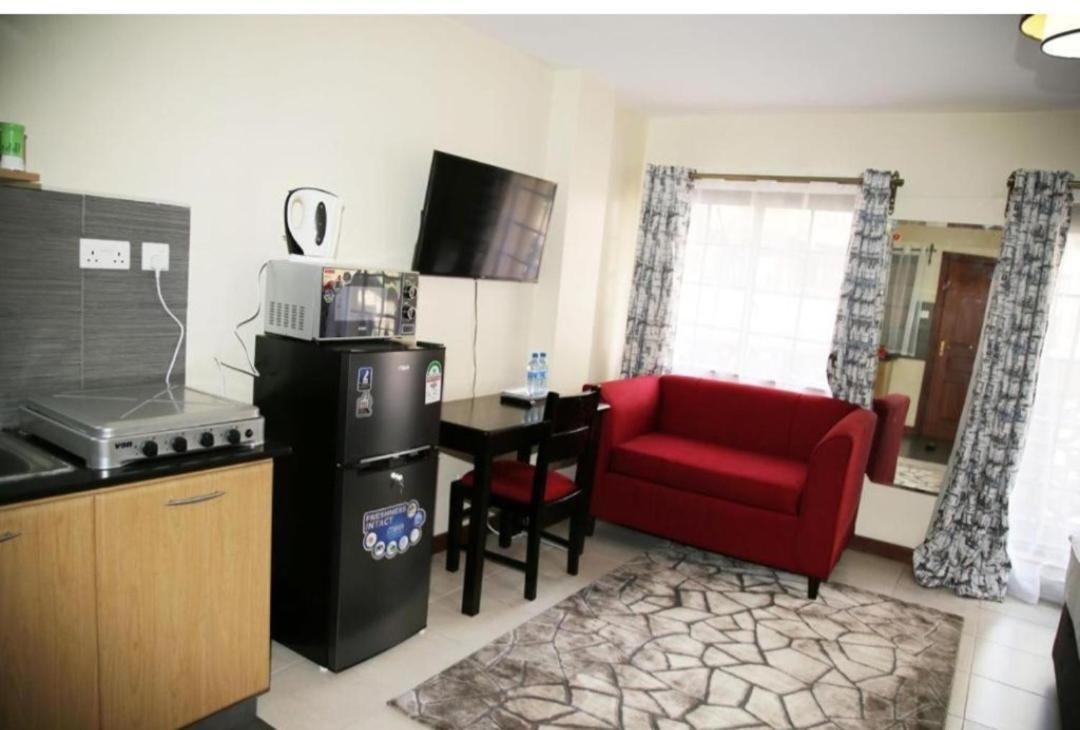 Vee's Furnished