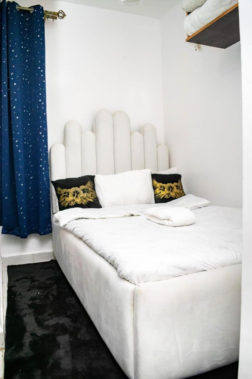 Racecourse Apartment