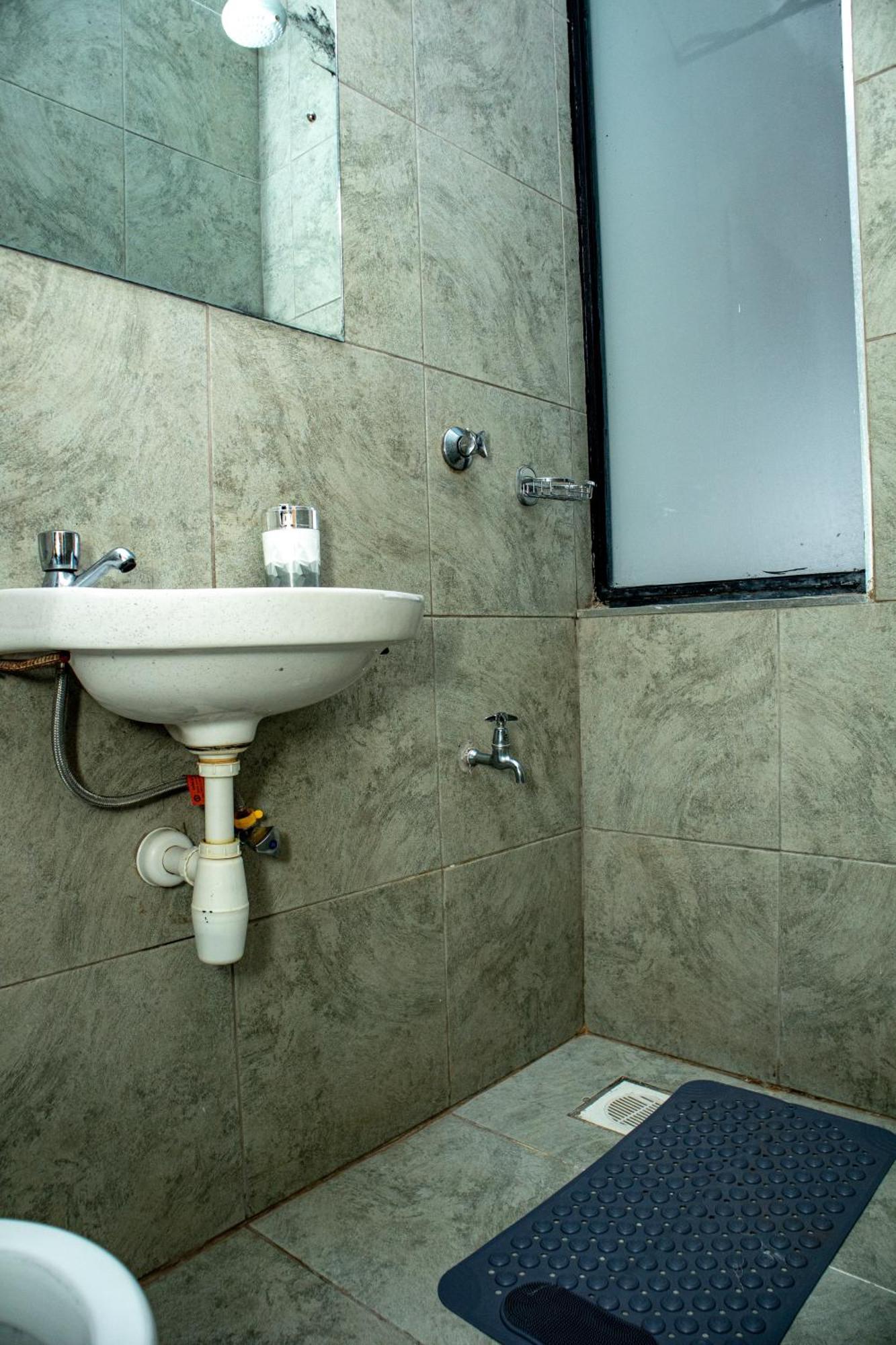 Airport Ready Comfort At Dto Luxe Near Jkia & Sgr Apartamento