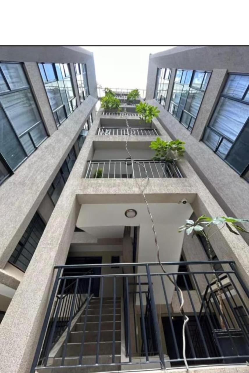 Saich Homes Near Airport Apartment *