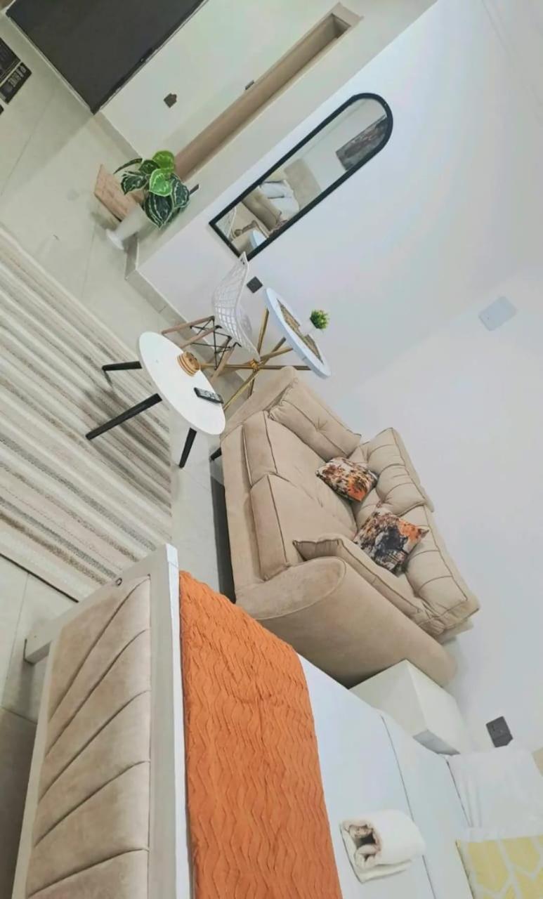 Apartment Cyrihomes *