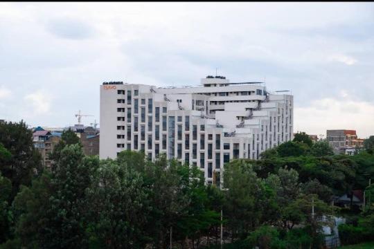 Secure 1 Bedroom + Lounge & 24hr Cafeteria Service Apartment Nairobi