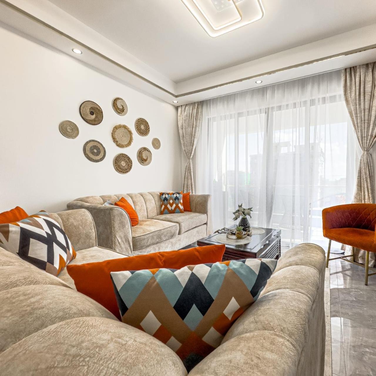 The Comfort Executive Loft Three Bedroom With Amazing Breathtaking Views , Swimming Pool ,gym And Rooftop Chilly Spot With Offers Breathtaking Views ,private Ample Parking Space With Designated Child Playground Area