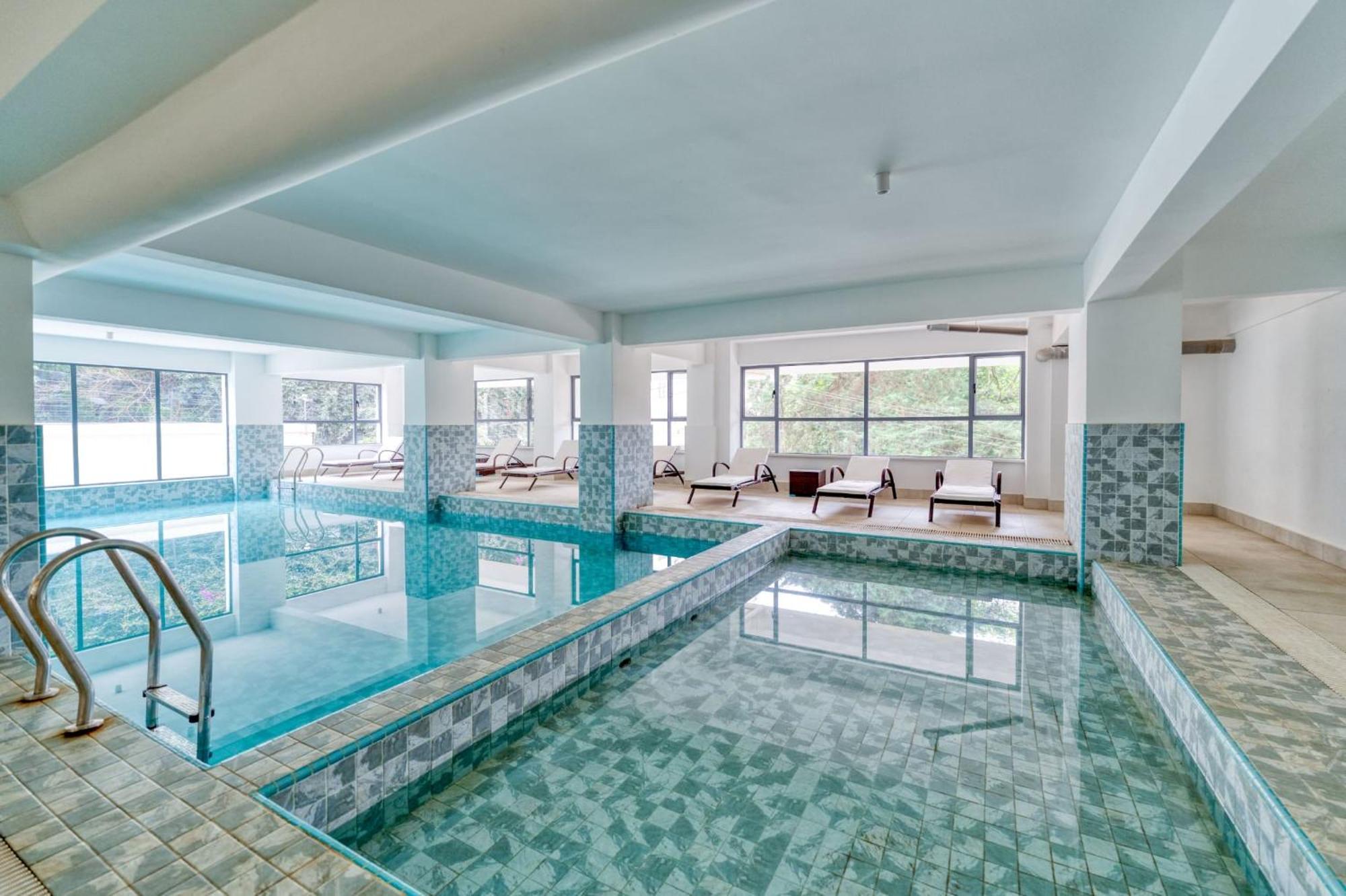 Elegant Lavington 1bed With Pool, Private Cinema & Garden Apartment *