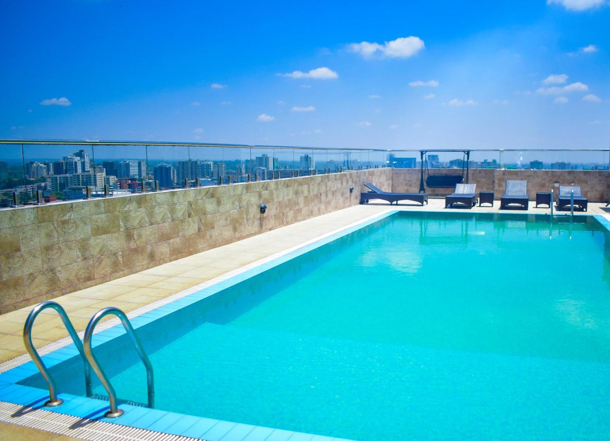 Cozy 1br, Westlands Views, Rooftop Pool, Lounge And Gym Apartment Nairobi