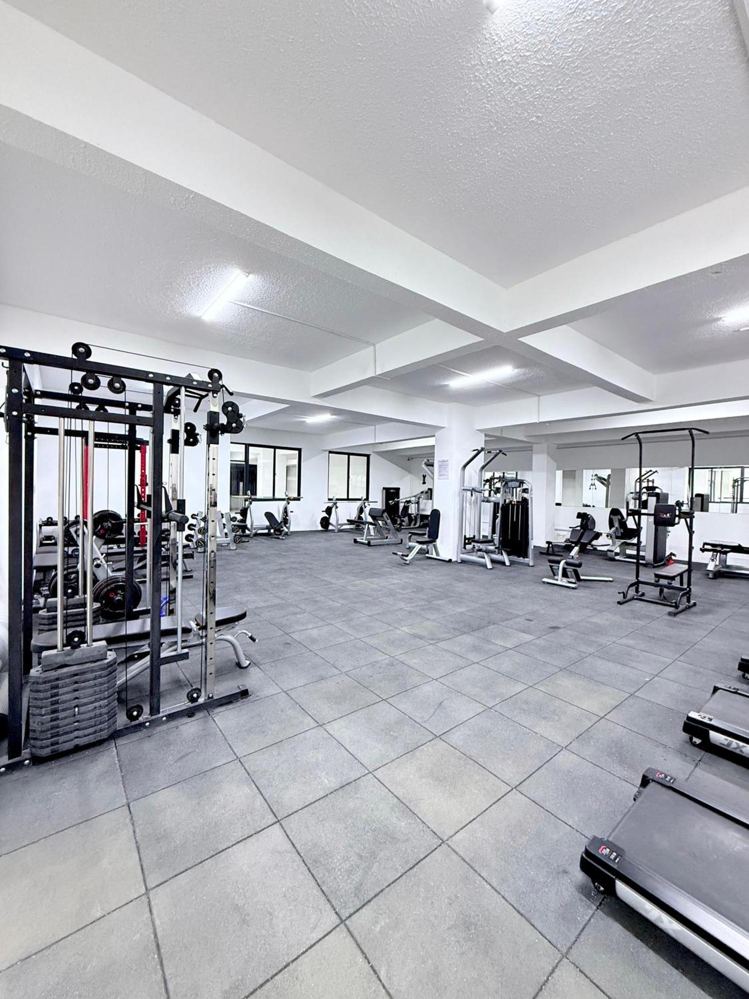 Executive Living Two Bedroom With Fully Equipped Gym Swimming Pool Children Playing Ground And Amazing Scenic Views In Lavington Apartamento Nairobi