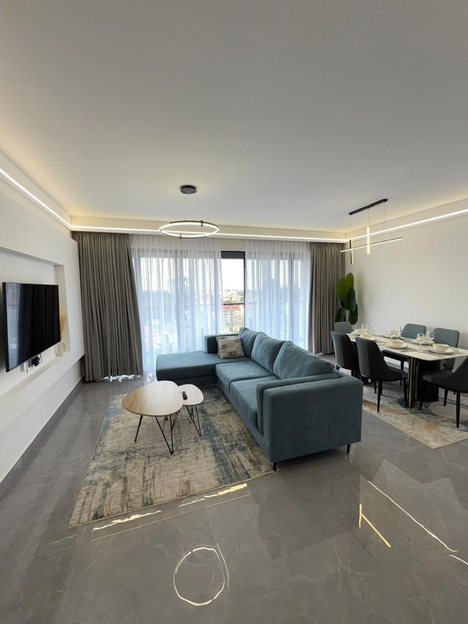 The Modern Executive Serene With Amazing Breathtaking Views ,fully Equipped Gym And Swimming Pool And Private Ample Parking Space In Lavington Apartment