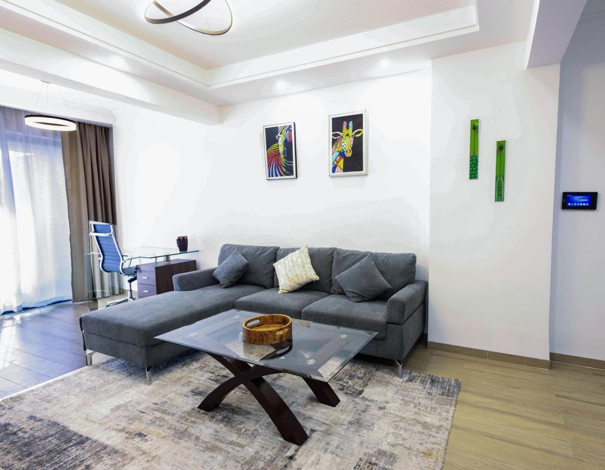 Apartment Cozy Stylish With King Bed And Wi-fi