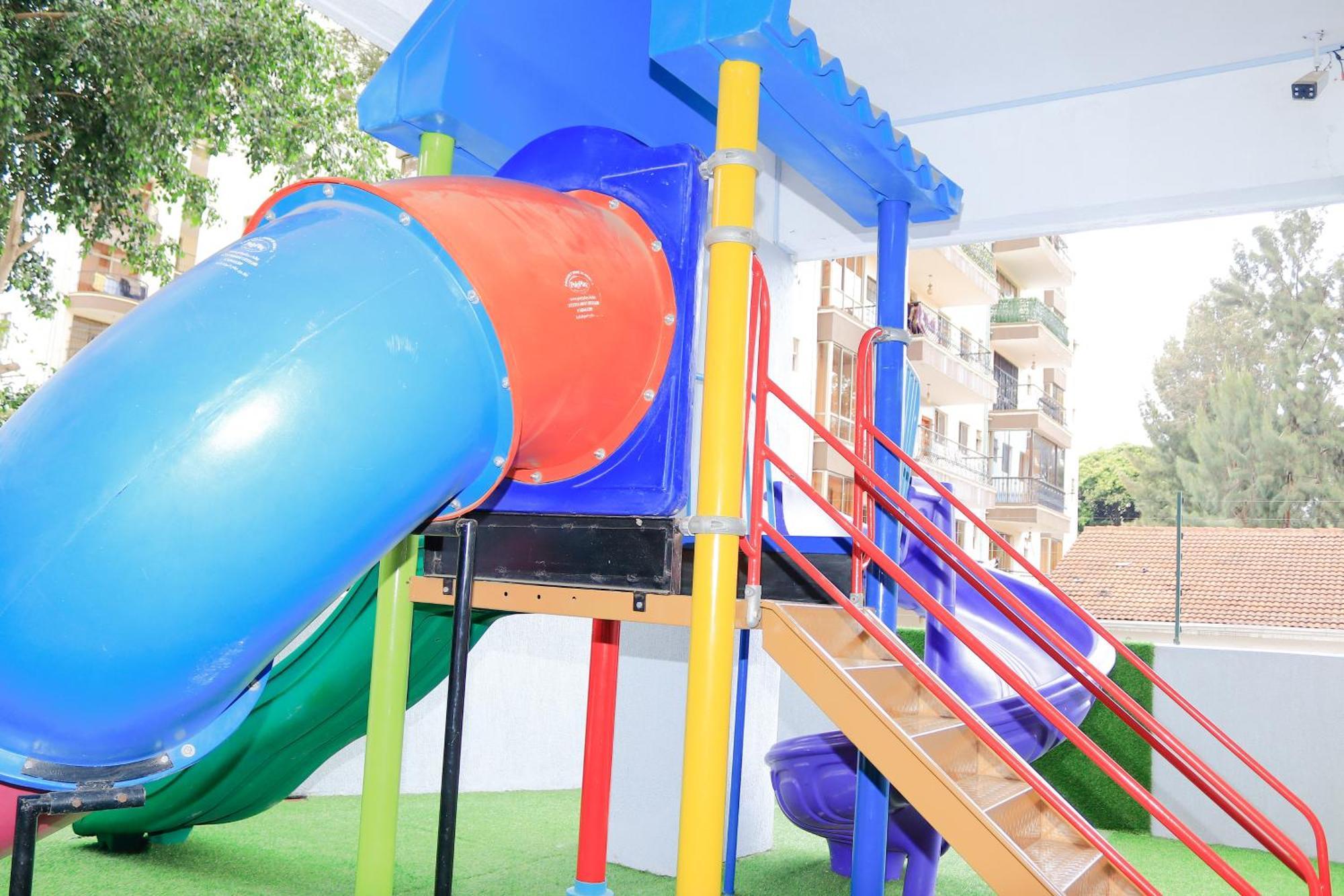 Smart Castles Leo Apartment