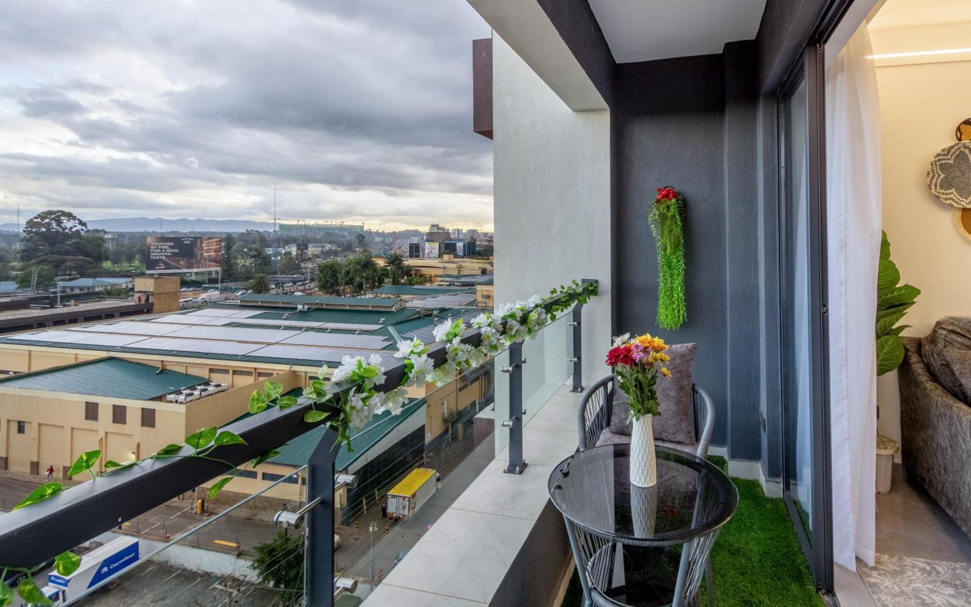 Apartment Riara Luxury, Pool, Gym, Junction Mall, Views, Skyline