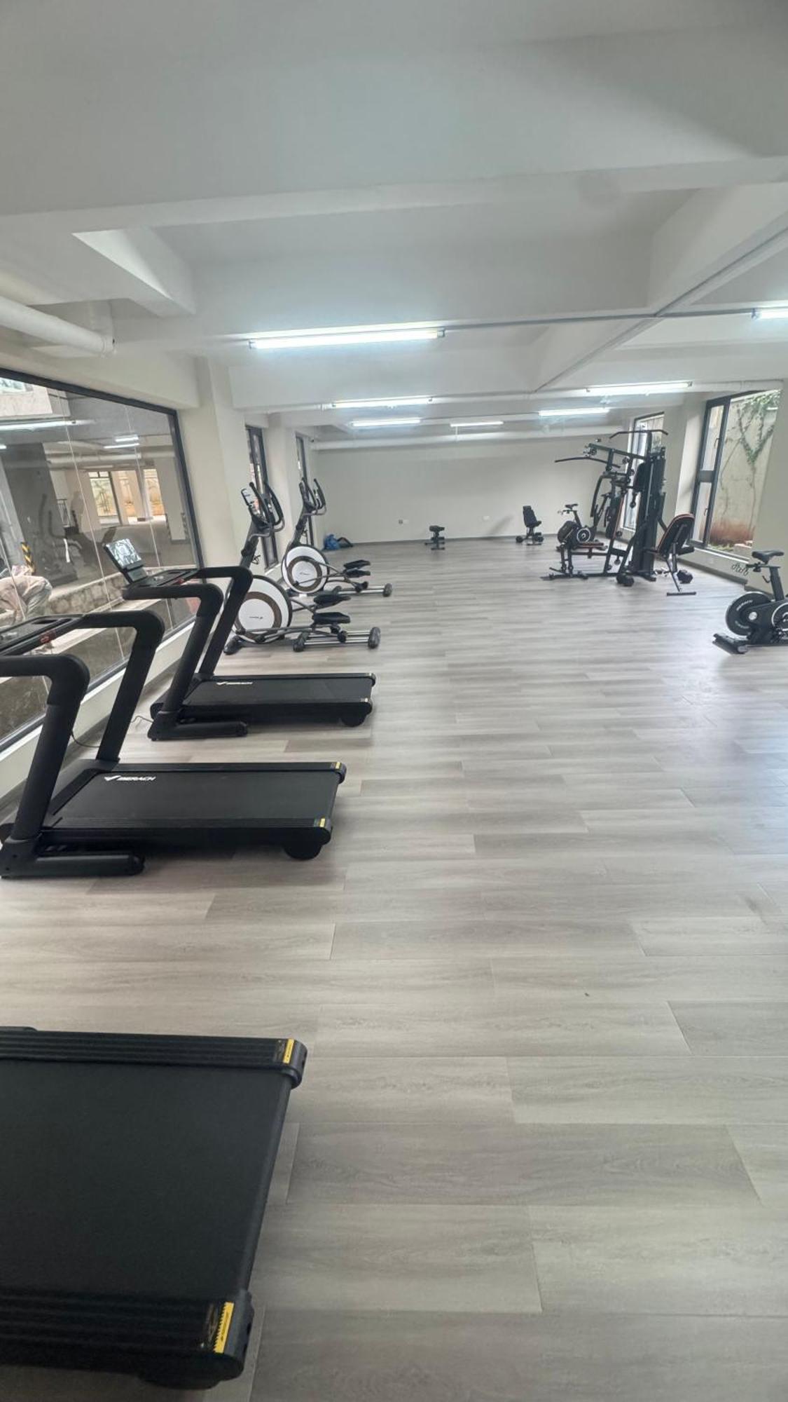 Modern Luxury 1br In Kilimani Wifi,netflix,free Packing Apartment *