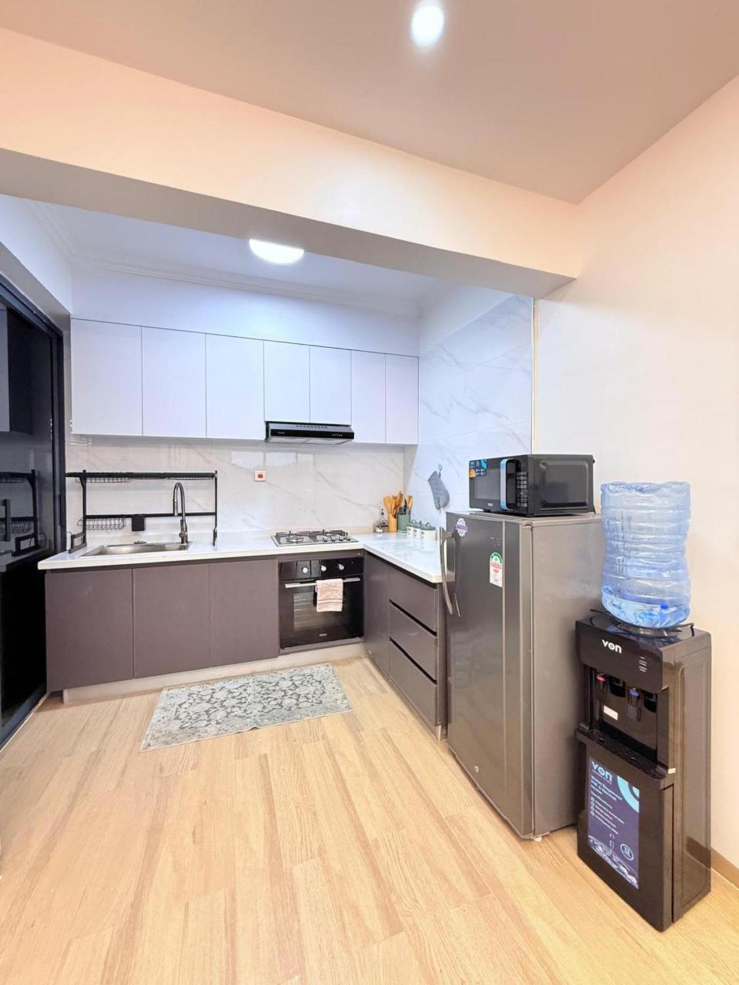 One & Two Bedrooms - Marina Bay Westlands Apartamento *