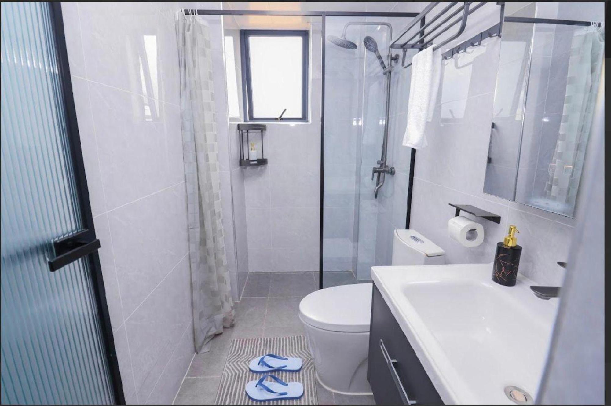 One & Two Bedrooms - Marina Bay Westlands Apartamento