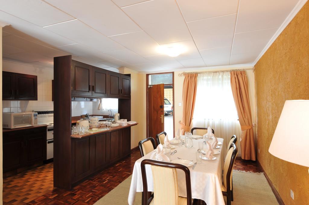 Mimosa Court 3*