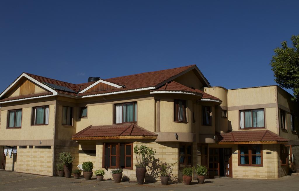 Hotel Osinkirri Kilimani 4*